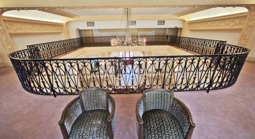 Terres De France - Appart'Hotel Le Splendid Allevard Kültér fotó